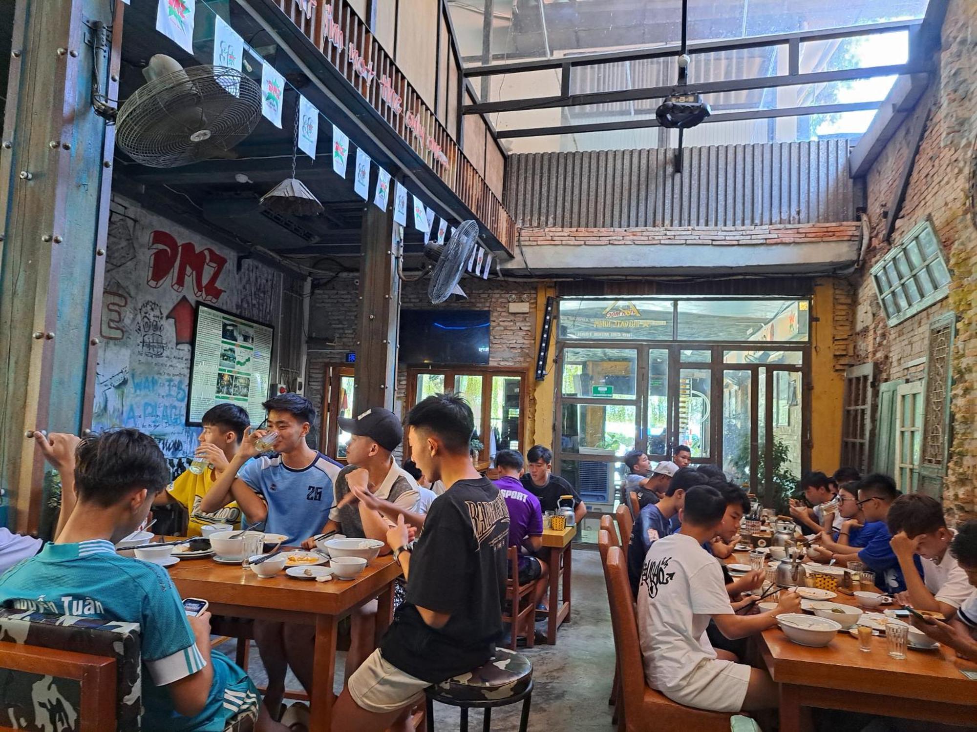 Dmz Hostel Хуе Екстериор снимка